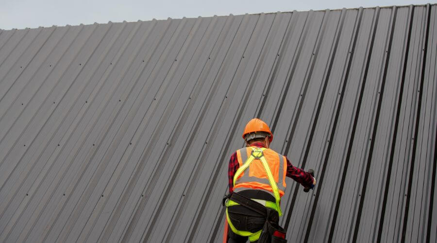 Professional metal roof installation services in Madison Heights, MI